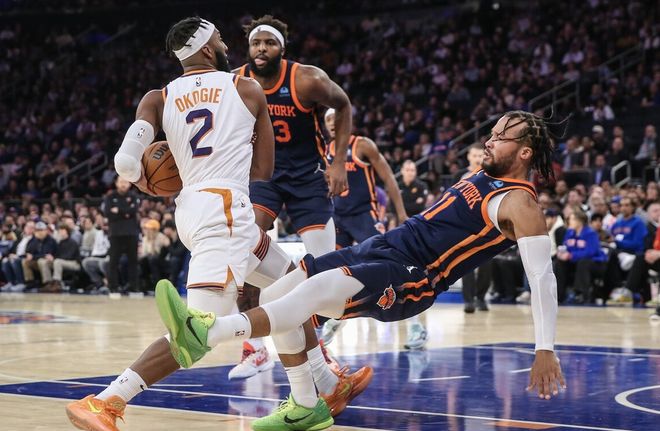 开云体育中国-山东队碾压江苏队，布克扛起全队