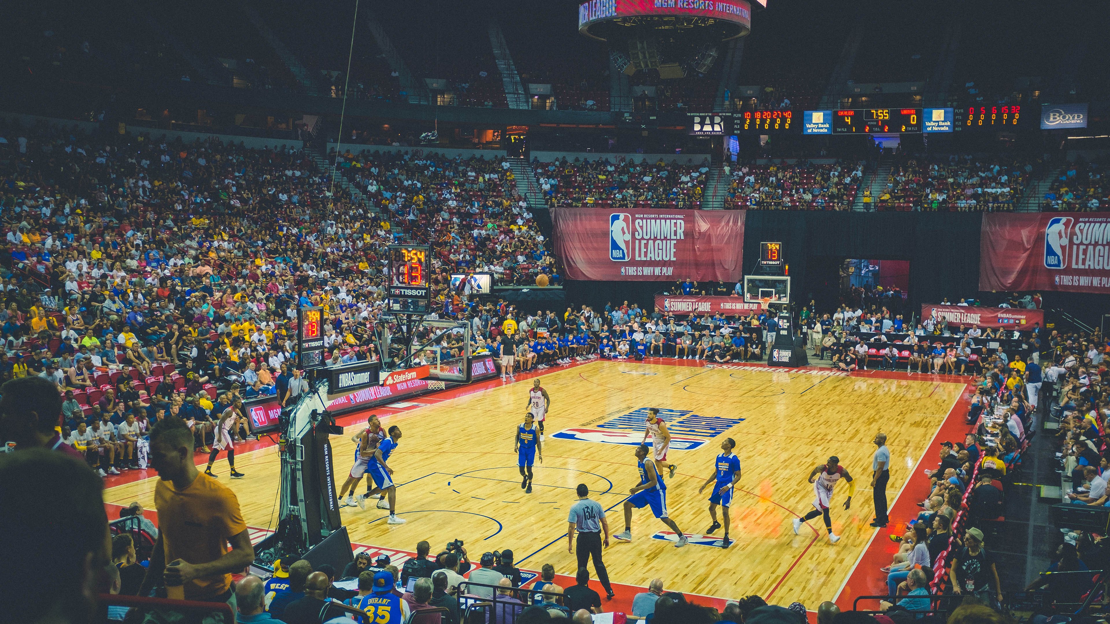 冰与火之歌!塞维利亚用钢铁防线,在抢七炼狱中窒息瑞典进攻!