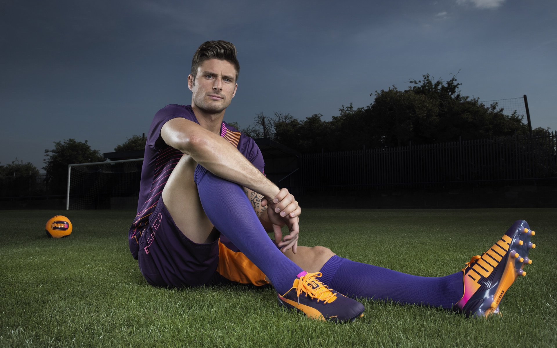 爱德华兹化身现代篮球闪电战核心，勇士团队风暴碾碎76人孤星战术